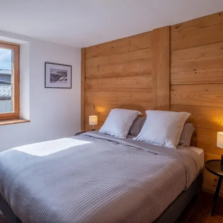 펜션 Loft-chalet With Exterior And View In