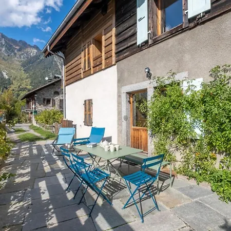 펜션 Loft-chalet With Exterior And View In *